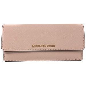 NWT Michael Kors Jet Set Travel wallet